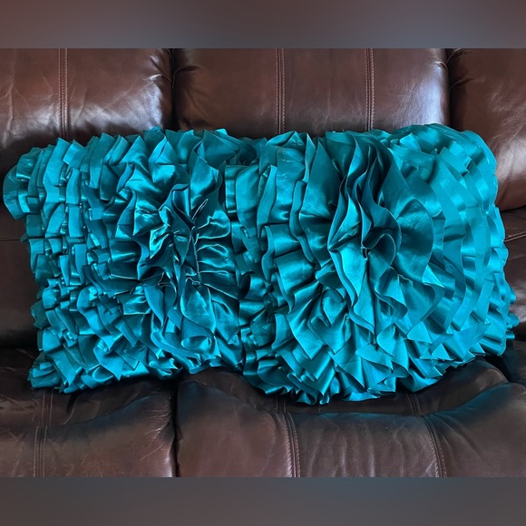 Pier 1 teal ruffle pillows - Picture 2 of 11